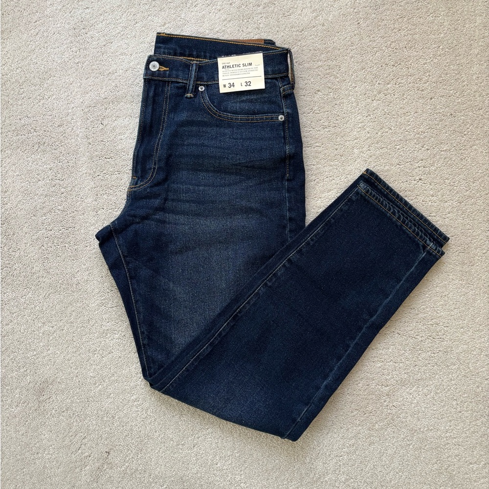 Abercrombie & Fitch Men’s Athletic Slim Jean